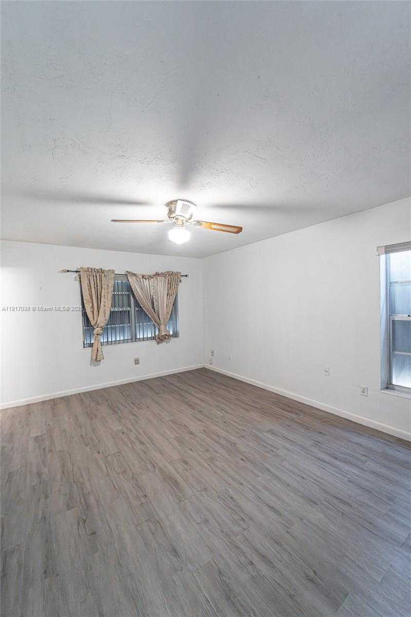 Small Image of 12023 SOUTH WEST 110TH ST CIR E, Miami Number 31