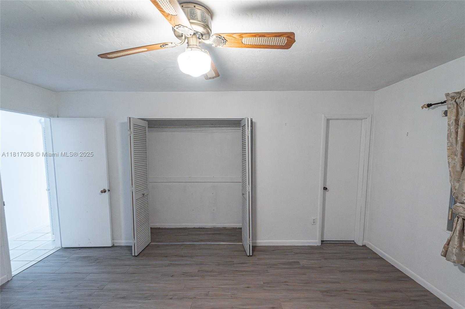 Small Image of 12023 SOUTH WEST 110TH ST CIR E, Miami Number 39