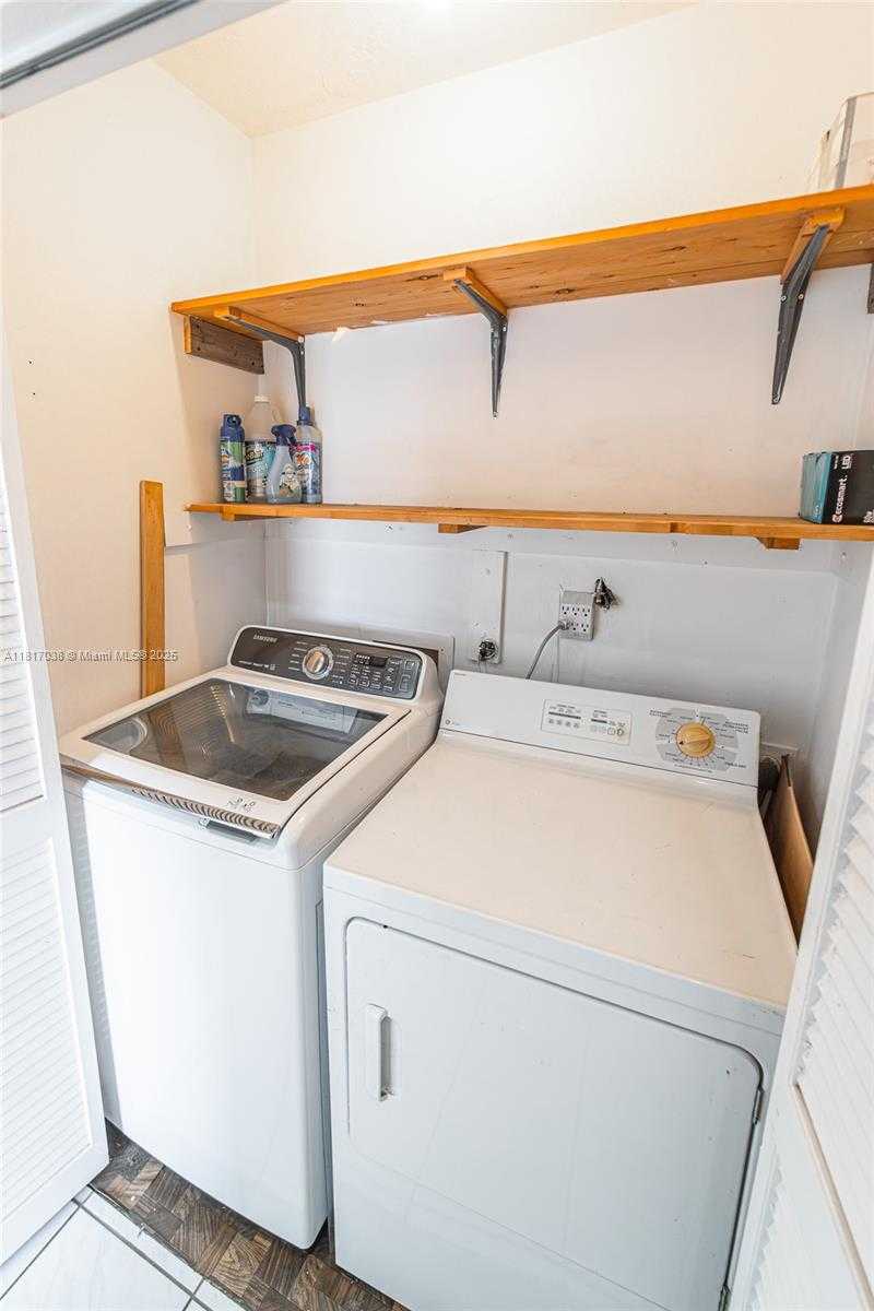 Small Image of 12023 SOUTH WEST 110TH ST CIR E, Miami Number 47