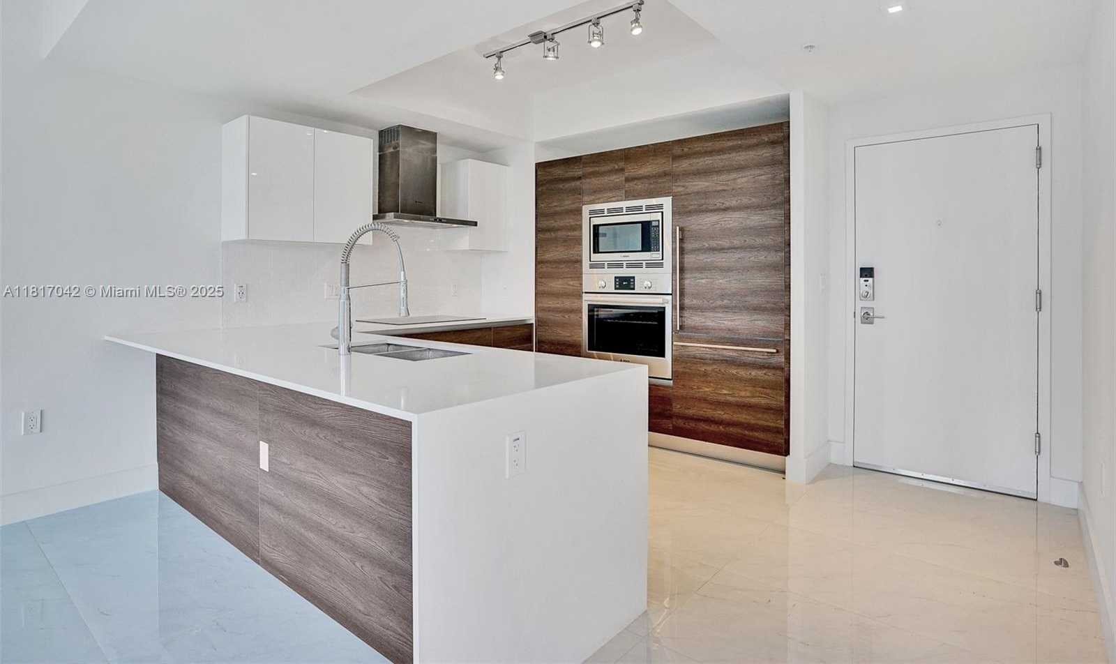 Small Image of 301 ALTARA AVE #835, Coral Gables Number 8
