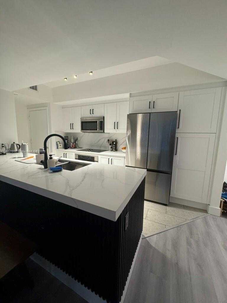 Small Image of 500 BRICKELL AVE #1705, Miami Number 10