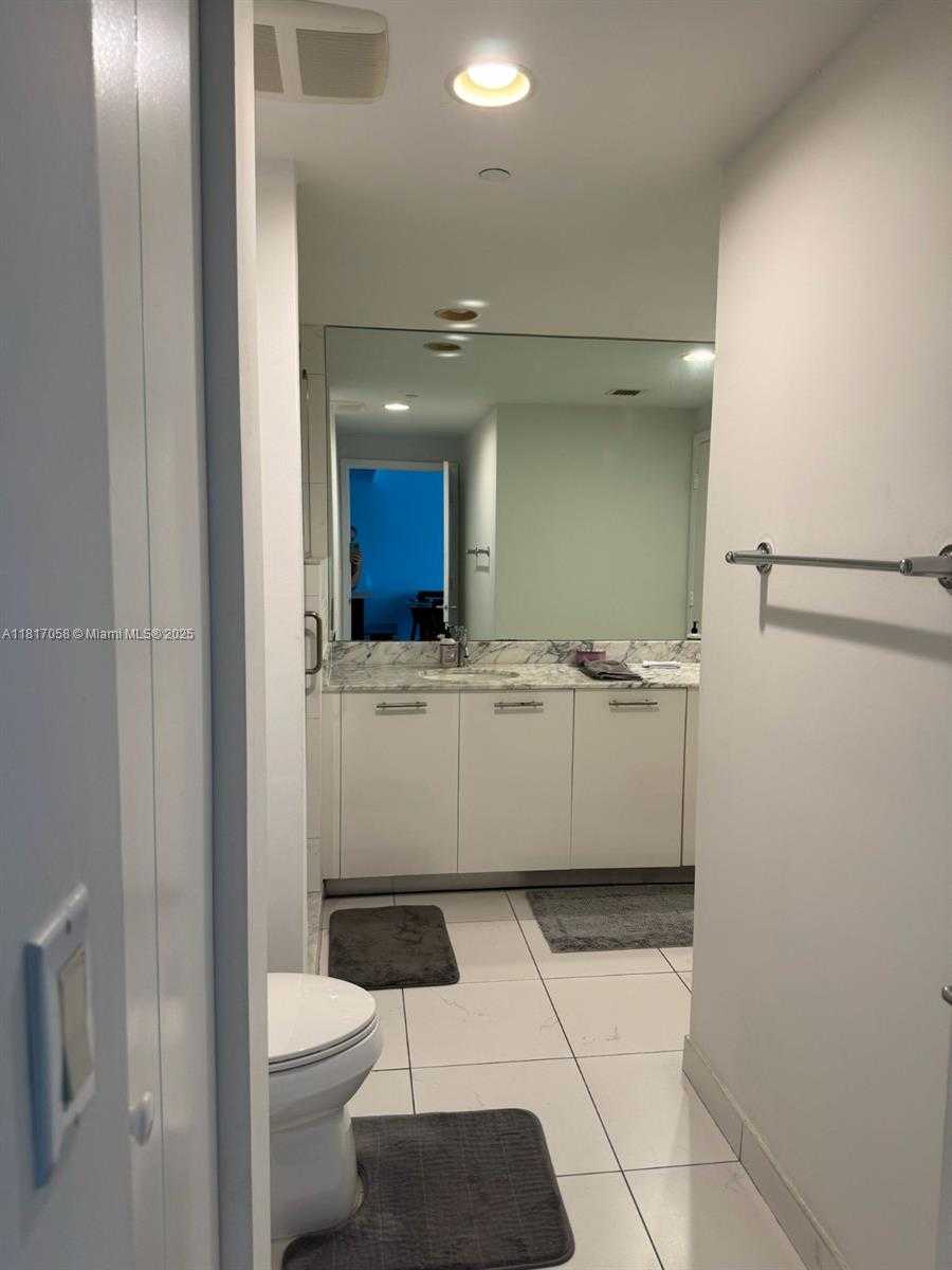Small Image of 500 BRICKELL AVE #1705, Miami Number 12