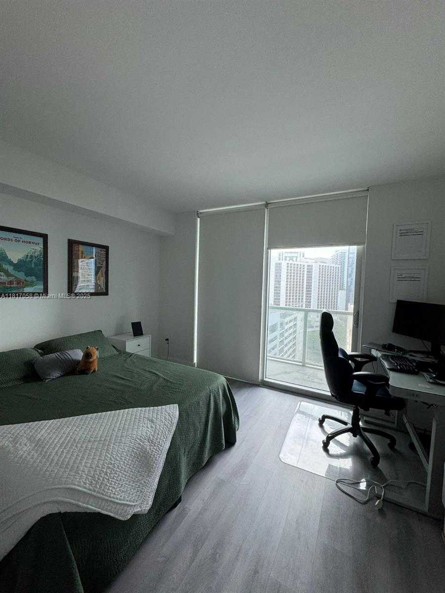 Small Image of 500 BRICKELL AVE #1705, Miami Number 2