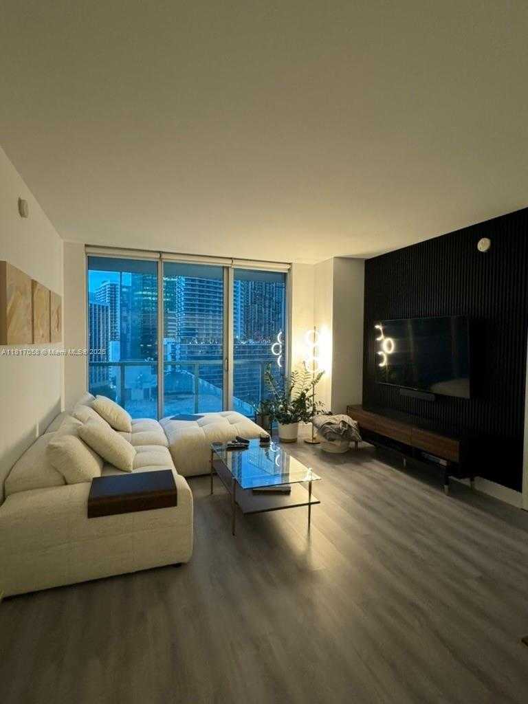 Small Image of 500 BRICKELL AVE #1705, Miami Number 5