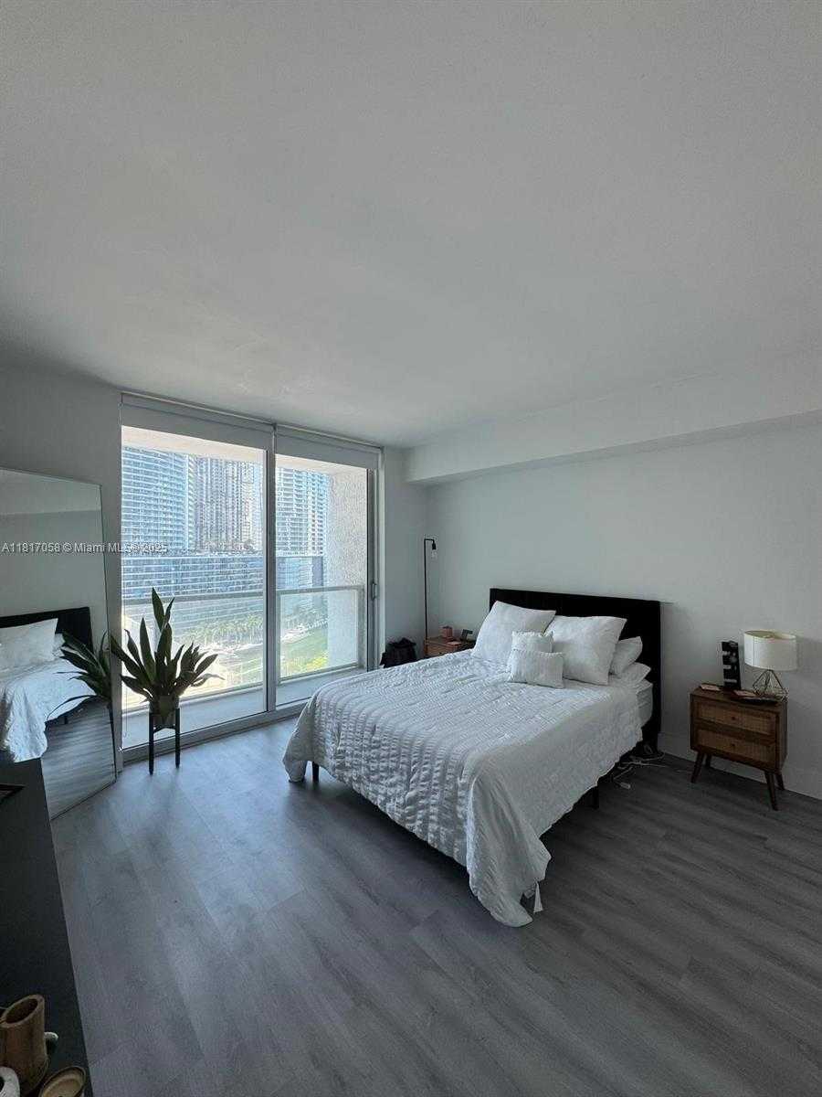 Small Image of 500 BRICKELL AVE #1705, Miami Number 6