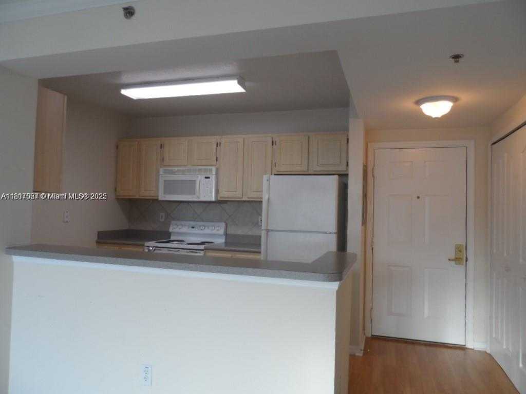 Small Image of 2665 SOUTH WEST 37TH AVE #602, Miami Number 3