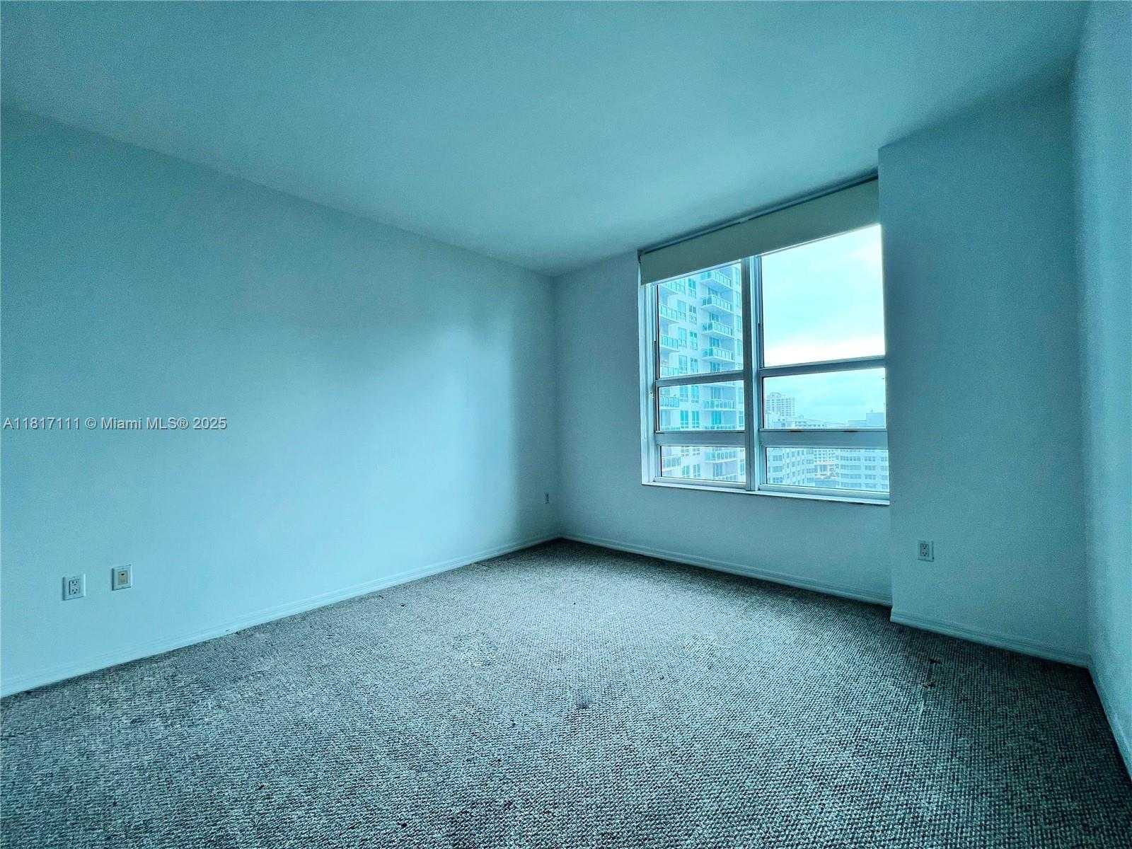 Small Image of 951 BRICKELL AVE #1902, Miami Number 4