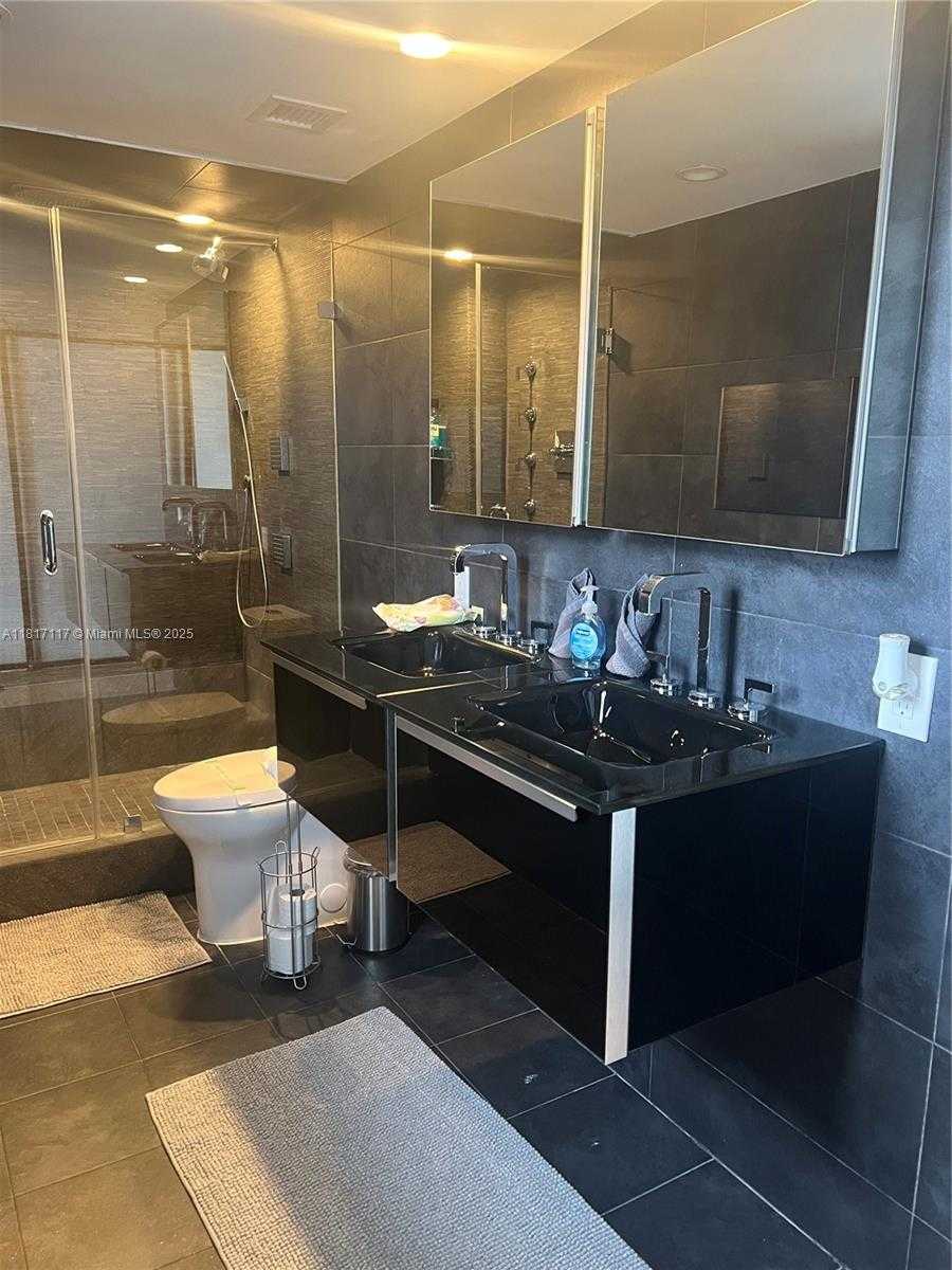 Small Image of 1800 COLLINS AVE #9D, Miami Beach Number 12