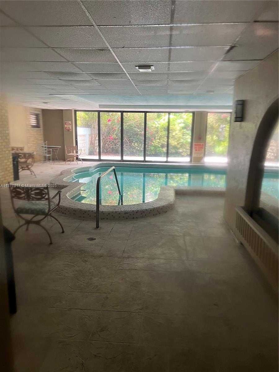 Small Image of 1800 COLLINS AVE #9D, Miami Beach Number 16