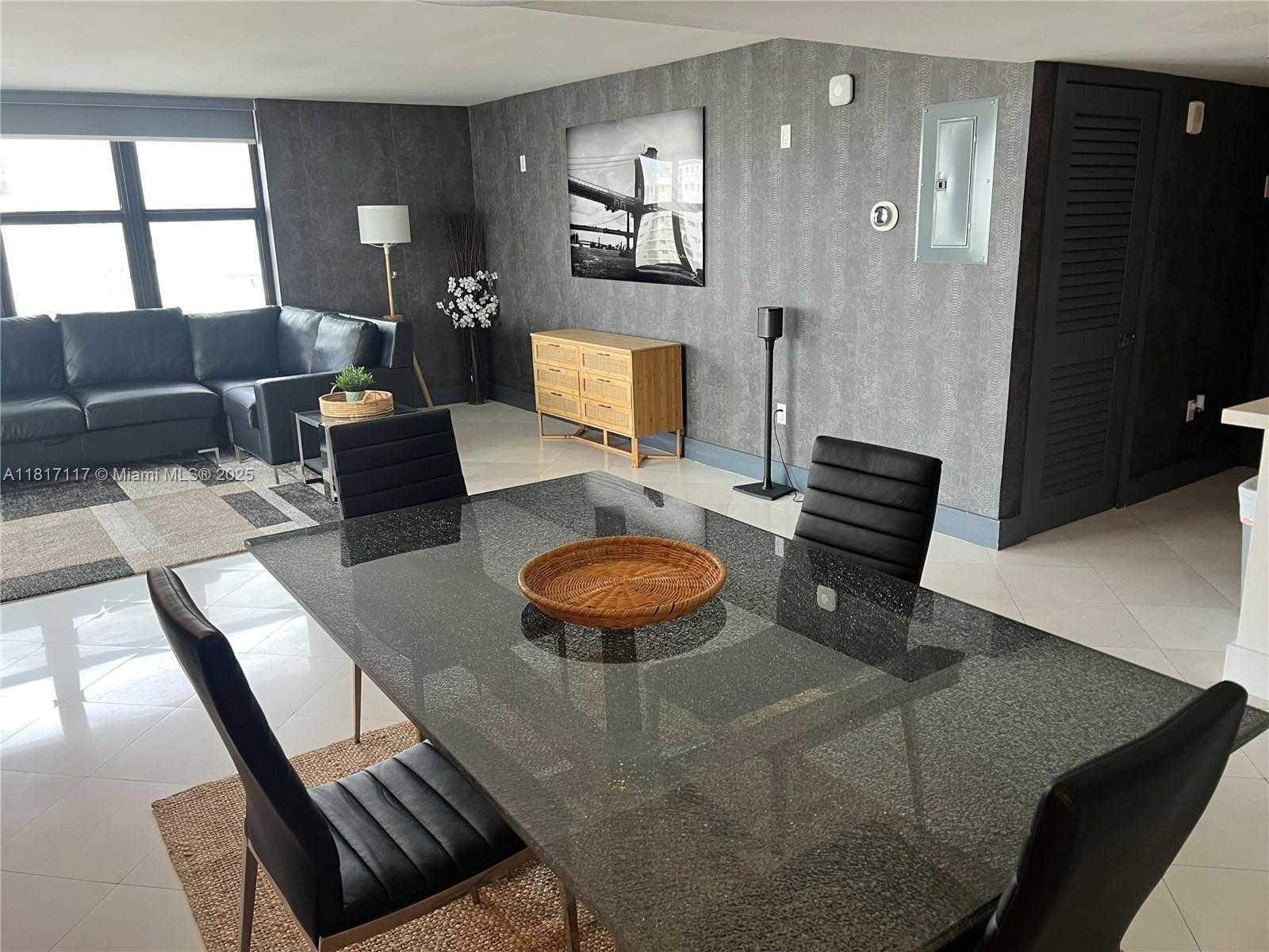 Small Image of 1800 COLLINS AVE #9D, Miami Beach Number 5