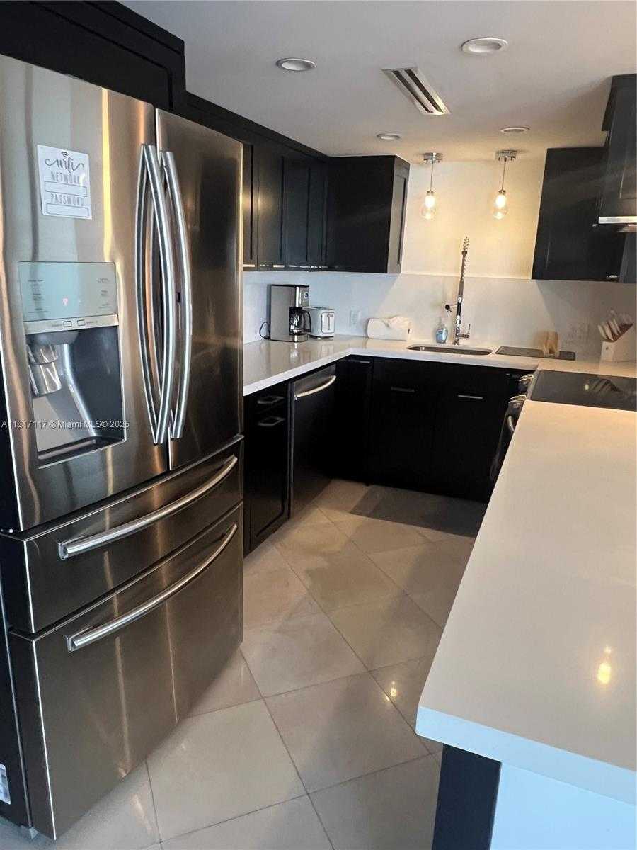 Small Image of 1800 COLLINS AVE #9D, Miami Beach Number 6