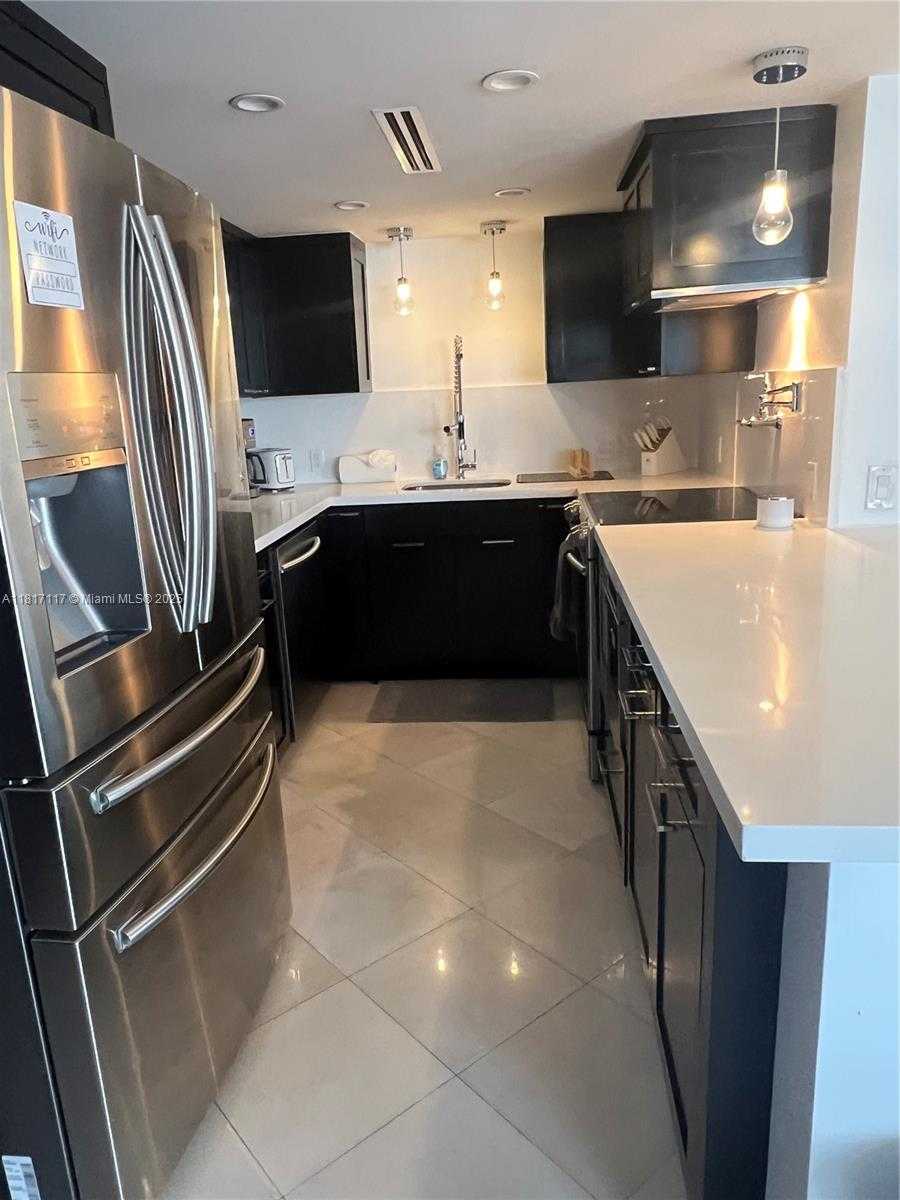 Small Image of 1800 COLLINS AVE #9D, Miami Beach Number 7