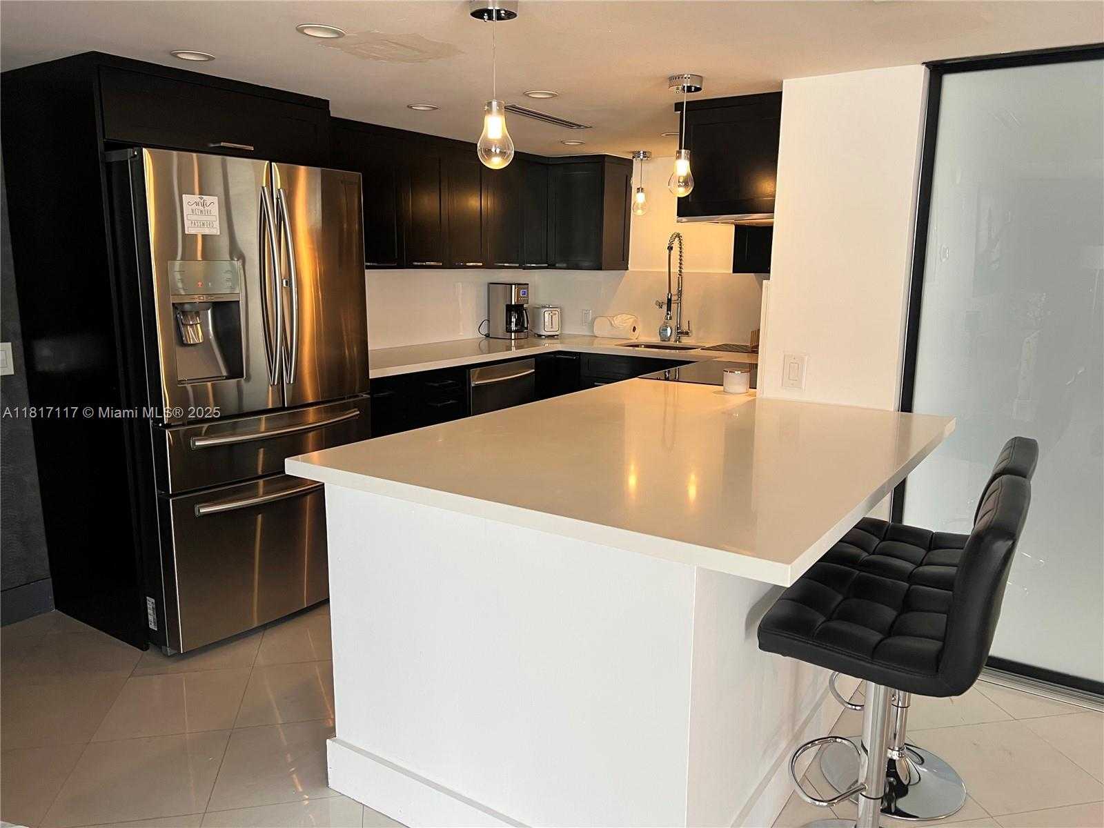 Small Image of 1800 COLLINS AVE #9D, Miami Beach Number 8