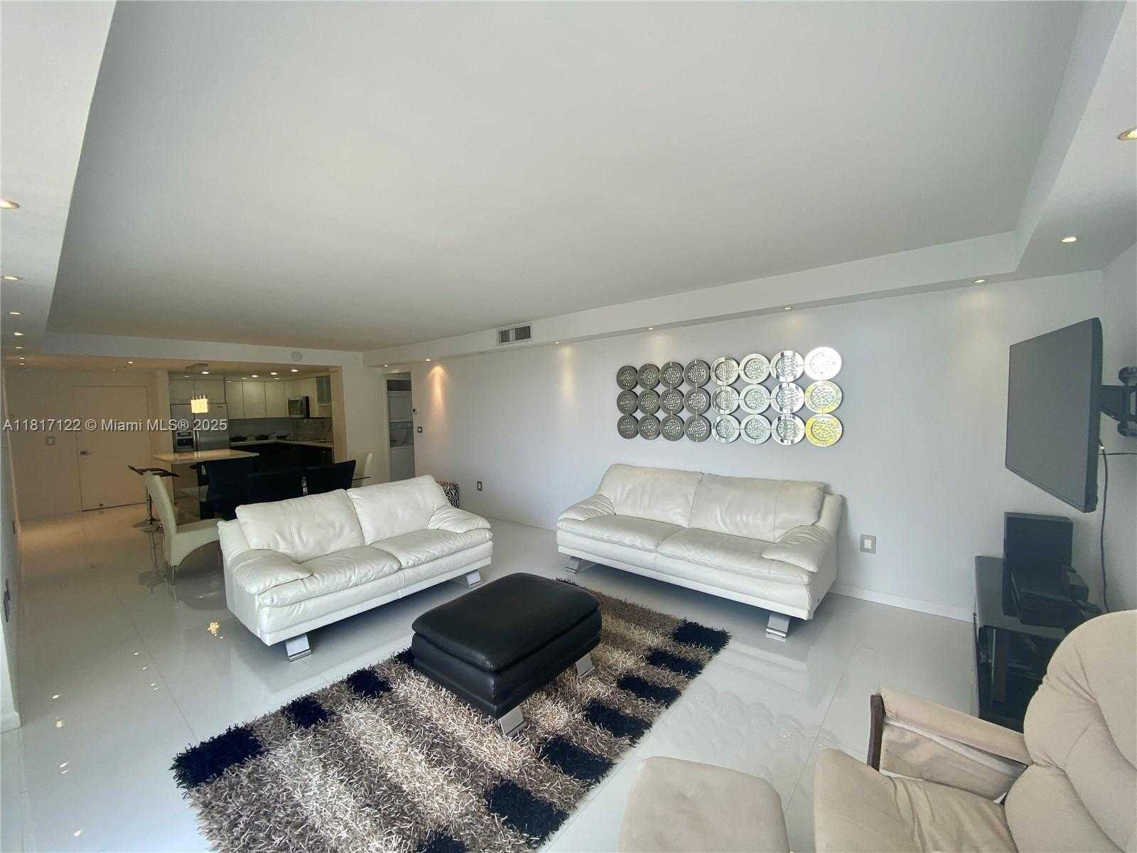 Small Image of 3731 NORTH COUNTRY CLUB DR #623, Aventura Number 2