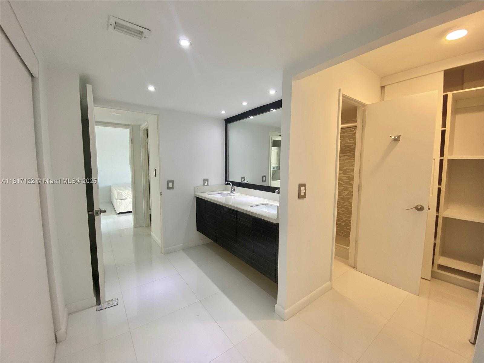Small Image of 3731 NORTH COUNTRY CLUB DR #623, Aventura Number 20
