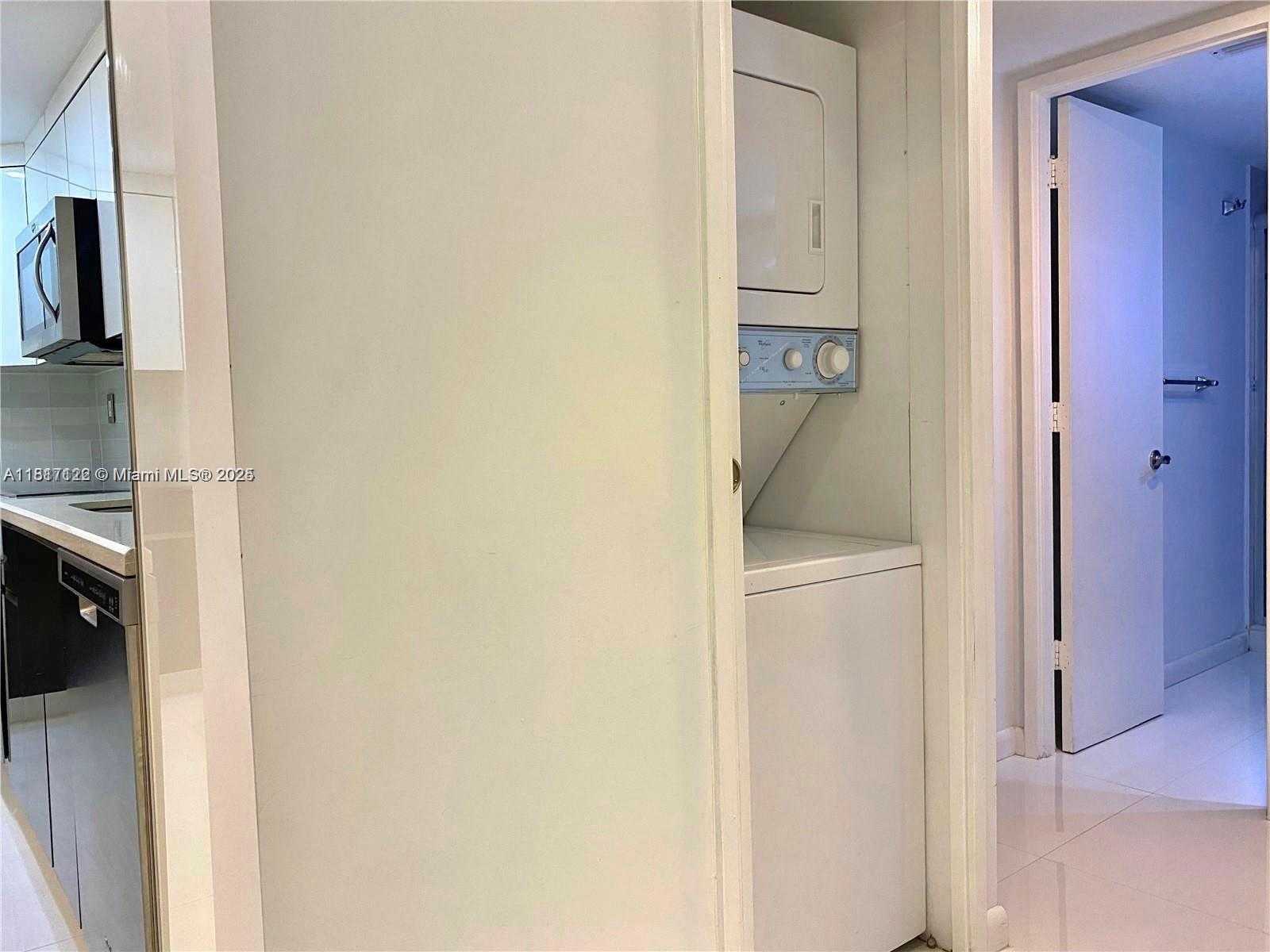 Small Image of 3731 NORTH COUNTRY CLUB DR #623, Aventura Number 28