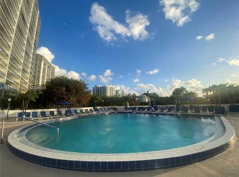 Small Image of 3731 NORTH COUNTRY CLUB DR #623, Aventura Number 33