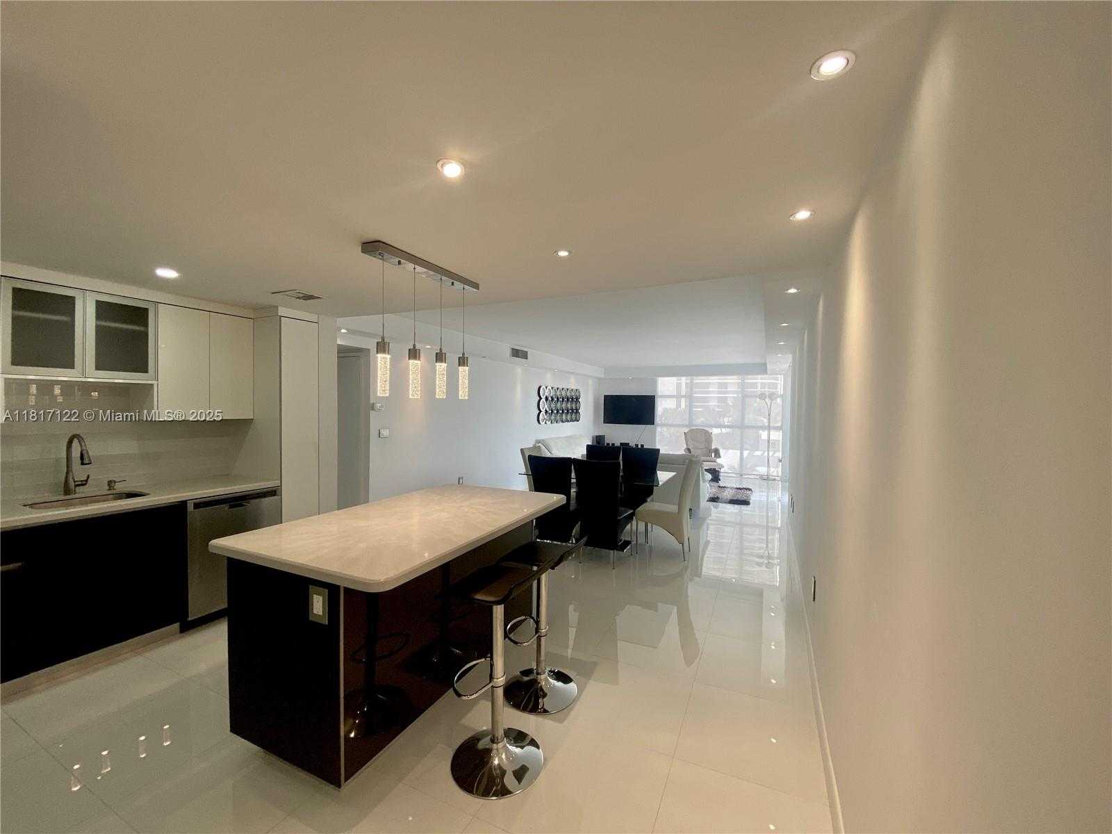 Small Image of 3731 NORTH COUNTRY CLUB DR #623, Aventura Number 7