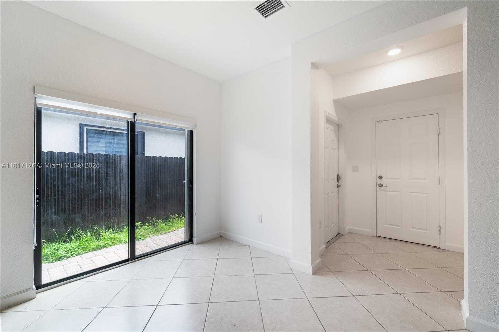 Small Image of 22938 SOUTH WEST 128TH PL, Miami Number 11