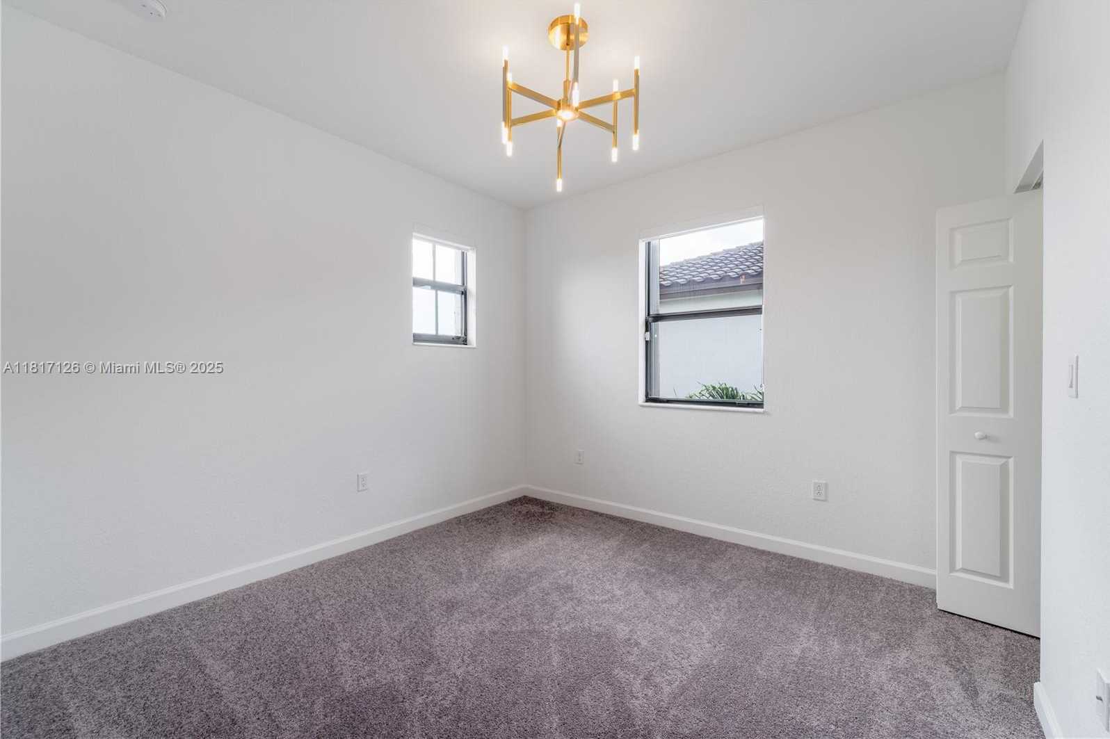 Small Image of 22938 SOUTH WEST 128TH PL, Miami Number 15