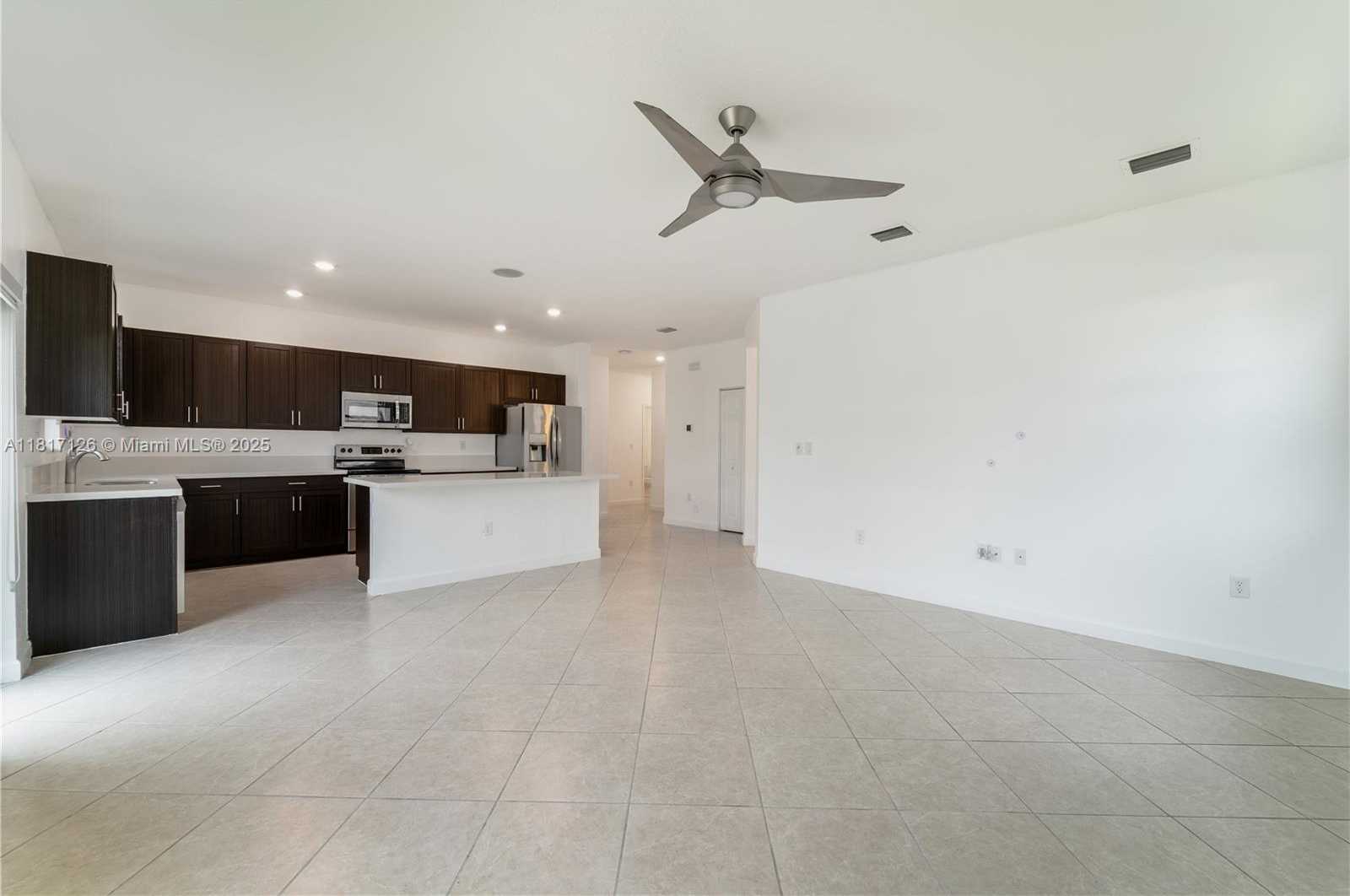 Small Image of 22938 SOUTH WEST 128TH PL, Miami Number 5