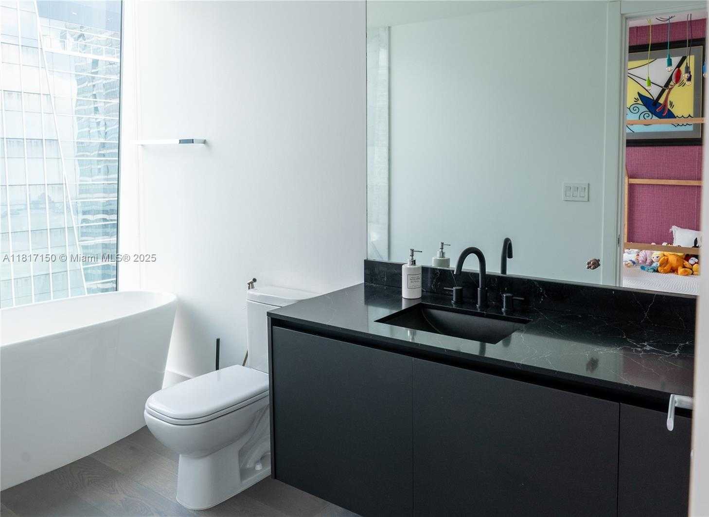 Small Image of 1451 BRICKELL AVE #3903, Miami Number 31