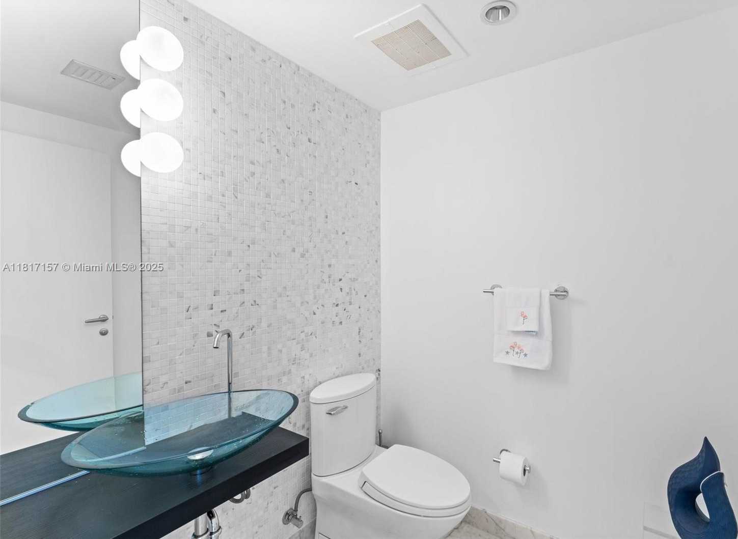 Small Image of 200 BISCAYNE BOULEVARD WAY #3312, Miami Number 16