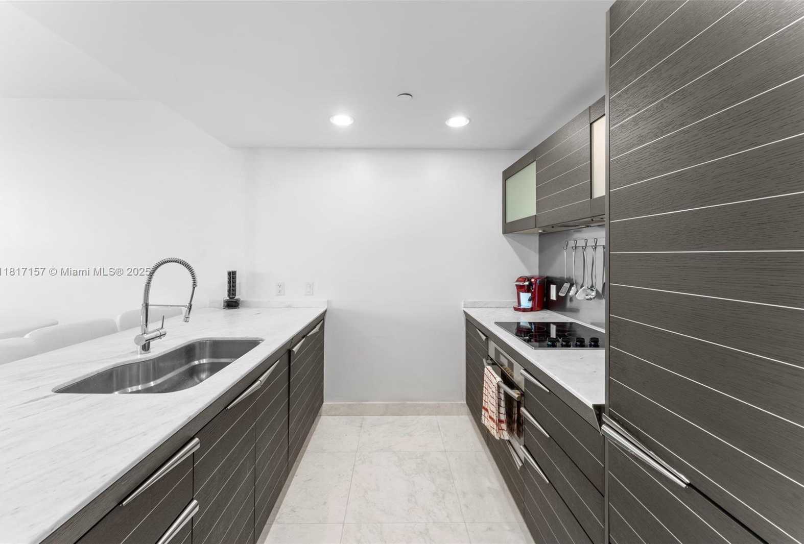 Small Image of 200 BISCAYNE BOULEVARD WAY #3312, Miami Number 2