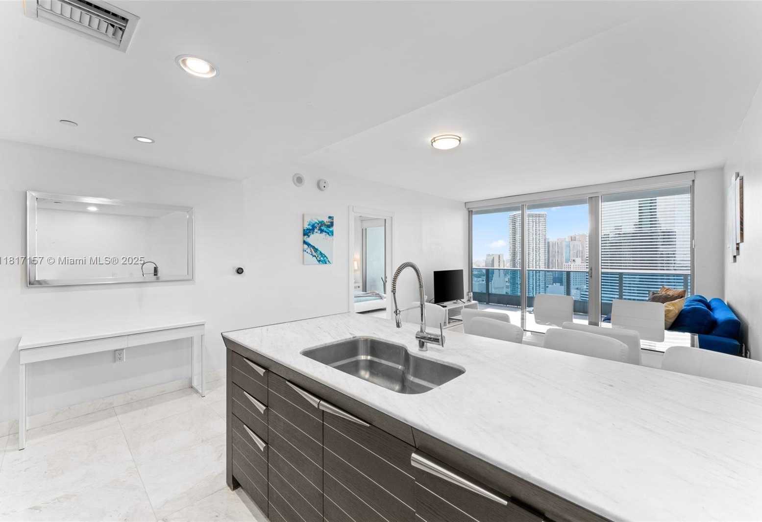 Small Image of 200 BISCAYNE BOULEVARD WAY #3312, Miami Number 3