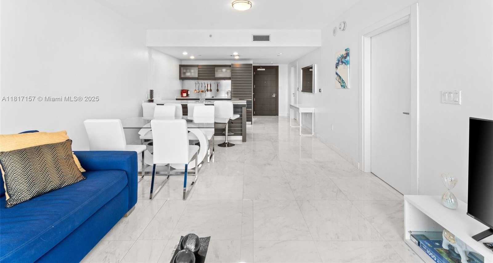 Small Image of 200 BISCAYNE BOULEVARD WAY #3312, Miami Number 7