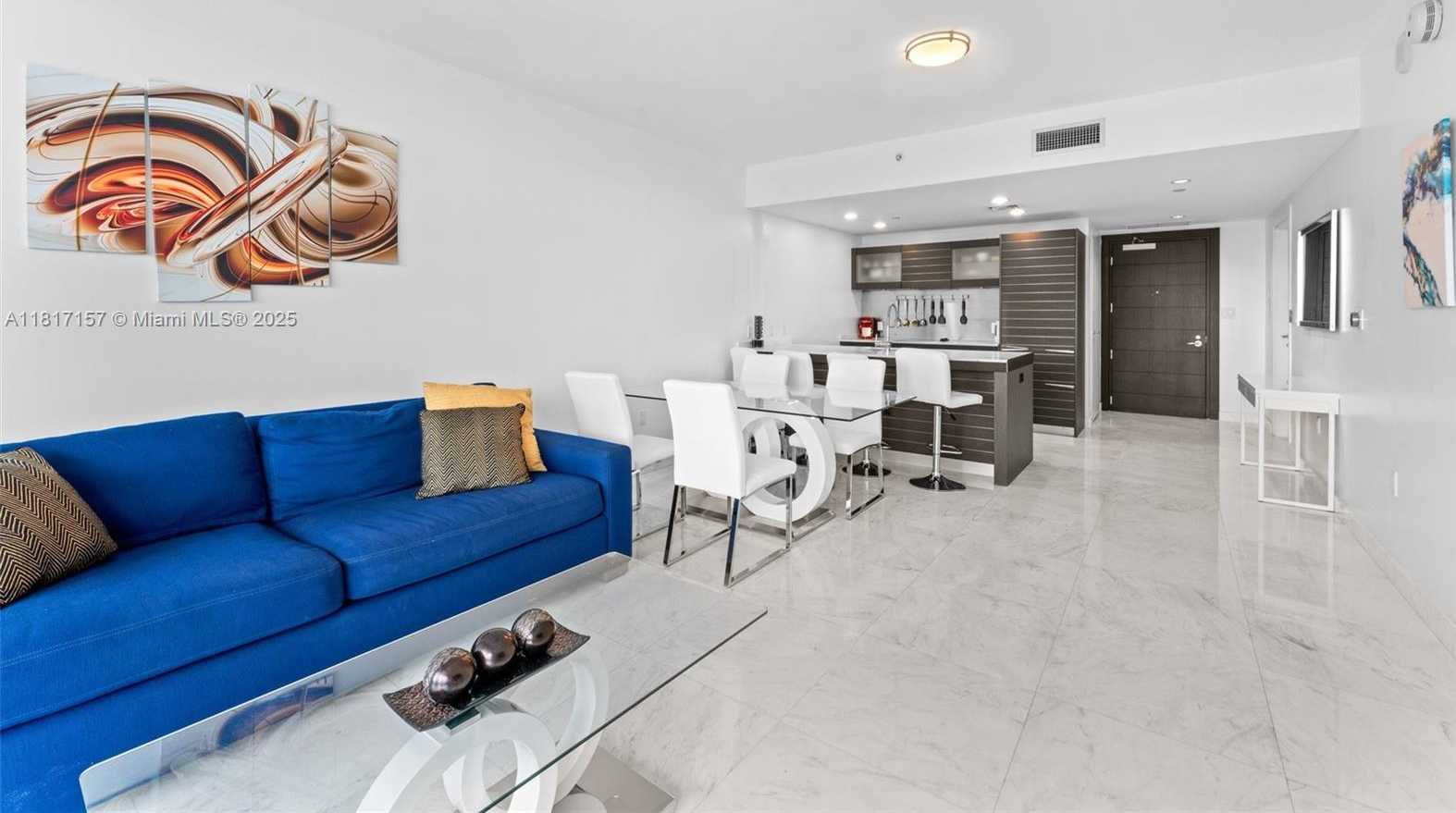 Small Image of 200 BISCAYNE BOULEVARD WAY #3312, Miami Number 8