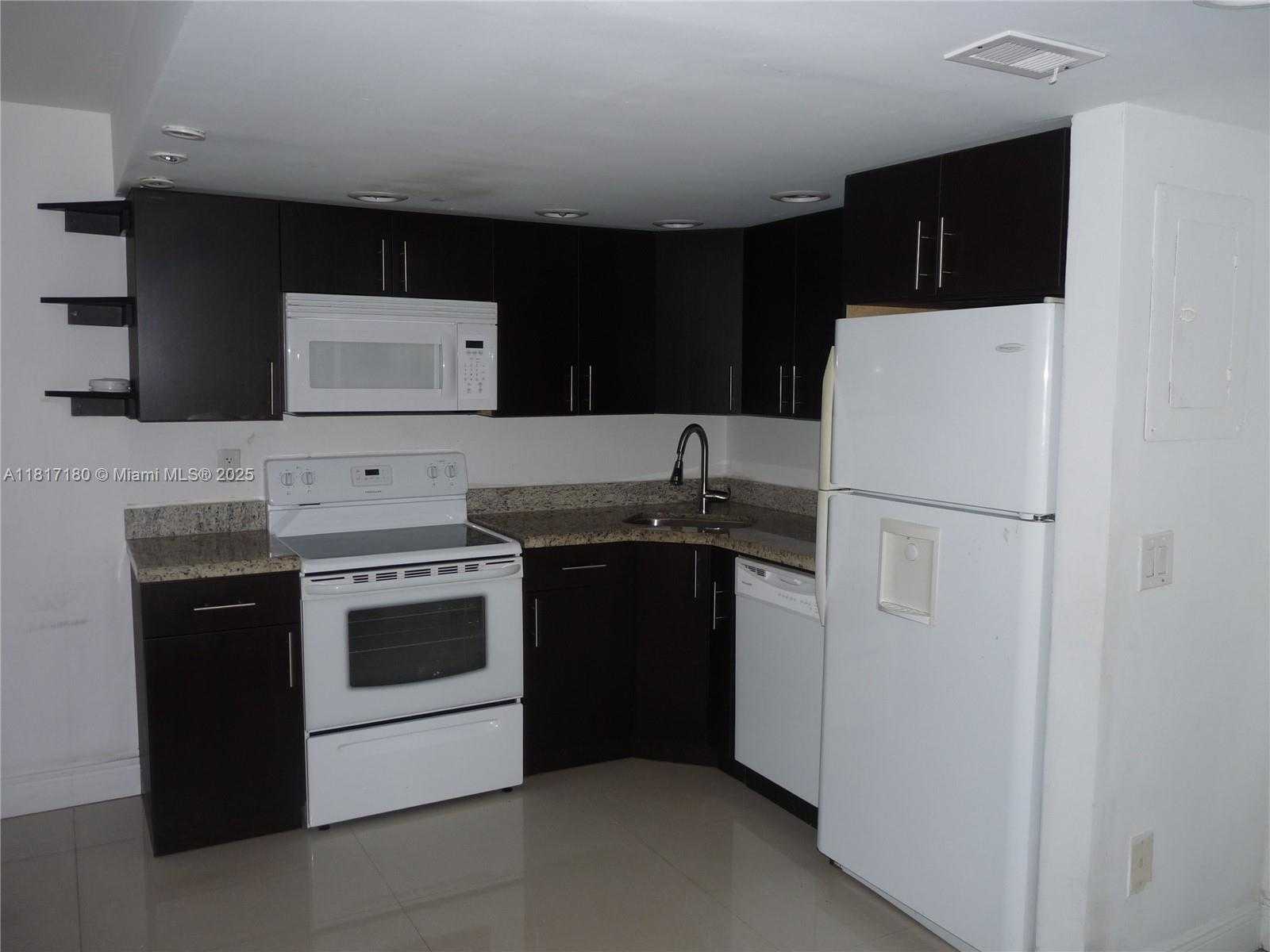 Small Image of 14601 NORTH KENDALL DR #104K, Miami Number 6