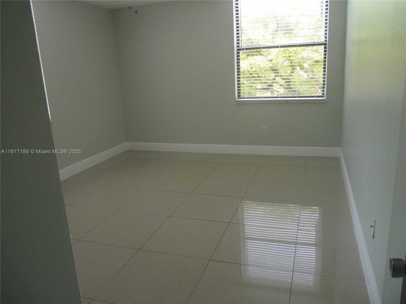 Small Image of 14501 NORTH KENDALL DR #410H, Miami Number 13