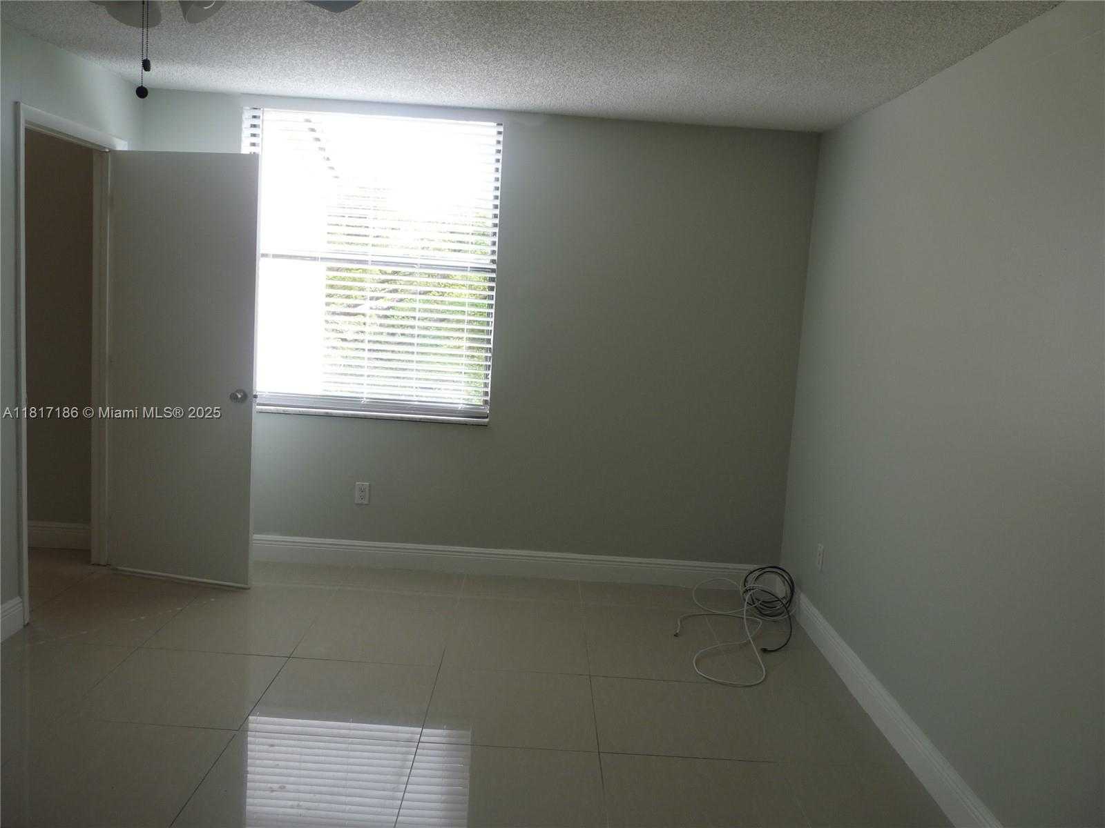 Small Image of 14501 NORTH KENDALL DR #410H, Miami Number 32