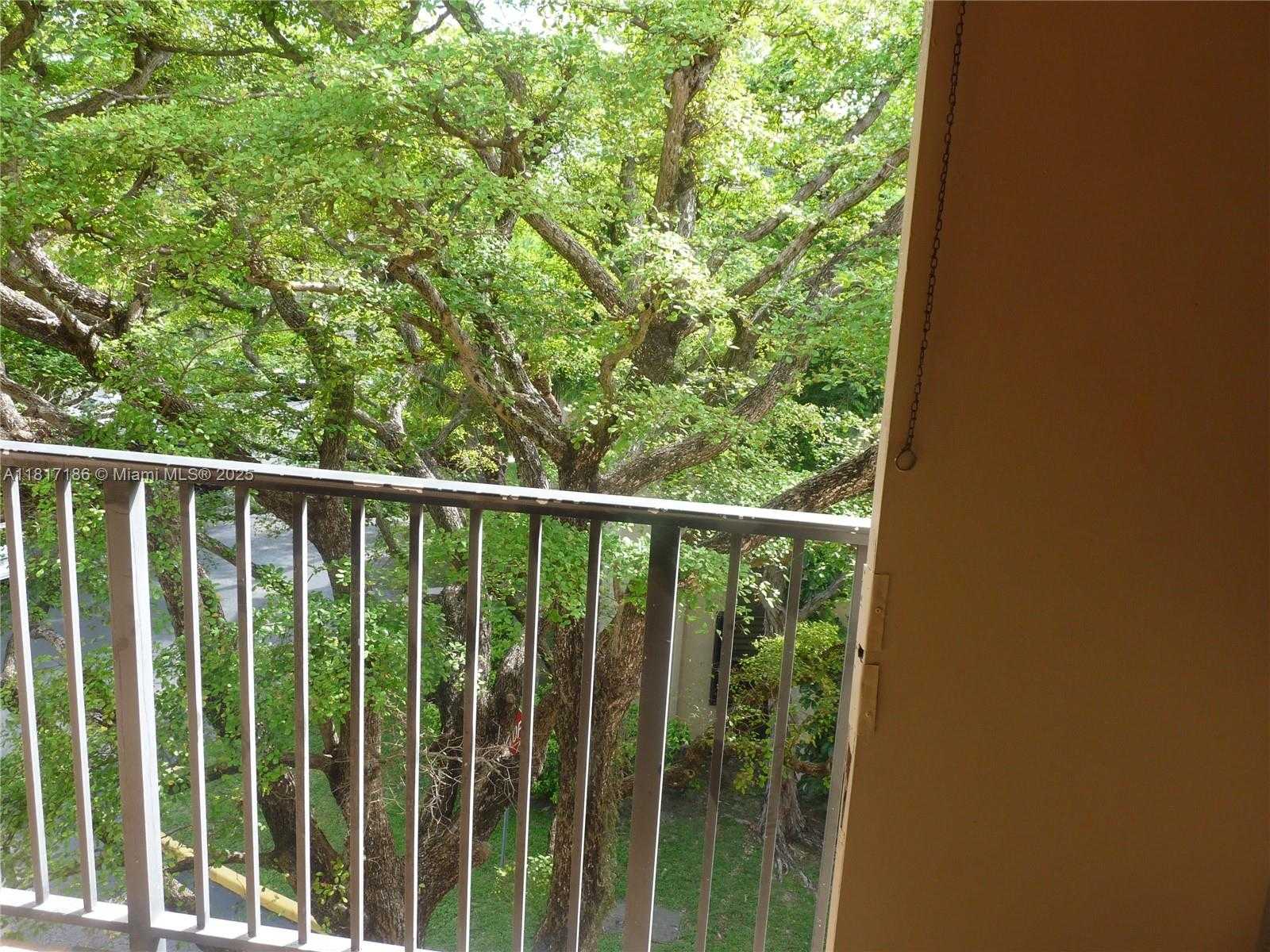 Small Image of 14501 NORTH KENDALL DR #410H, Miami Number 38
