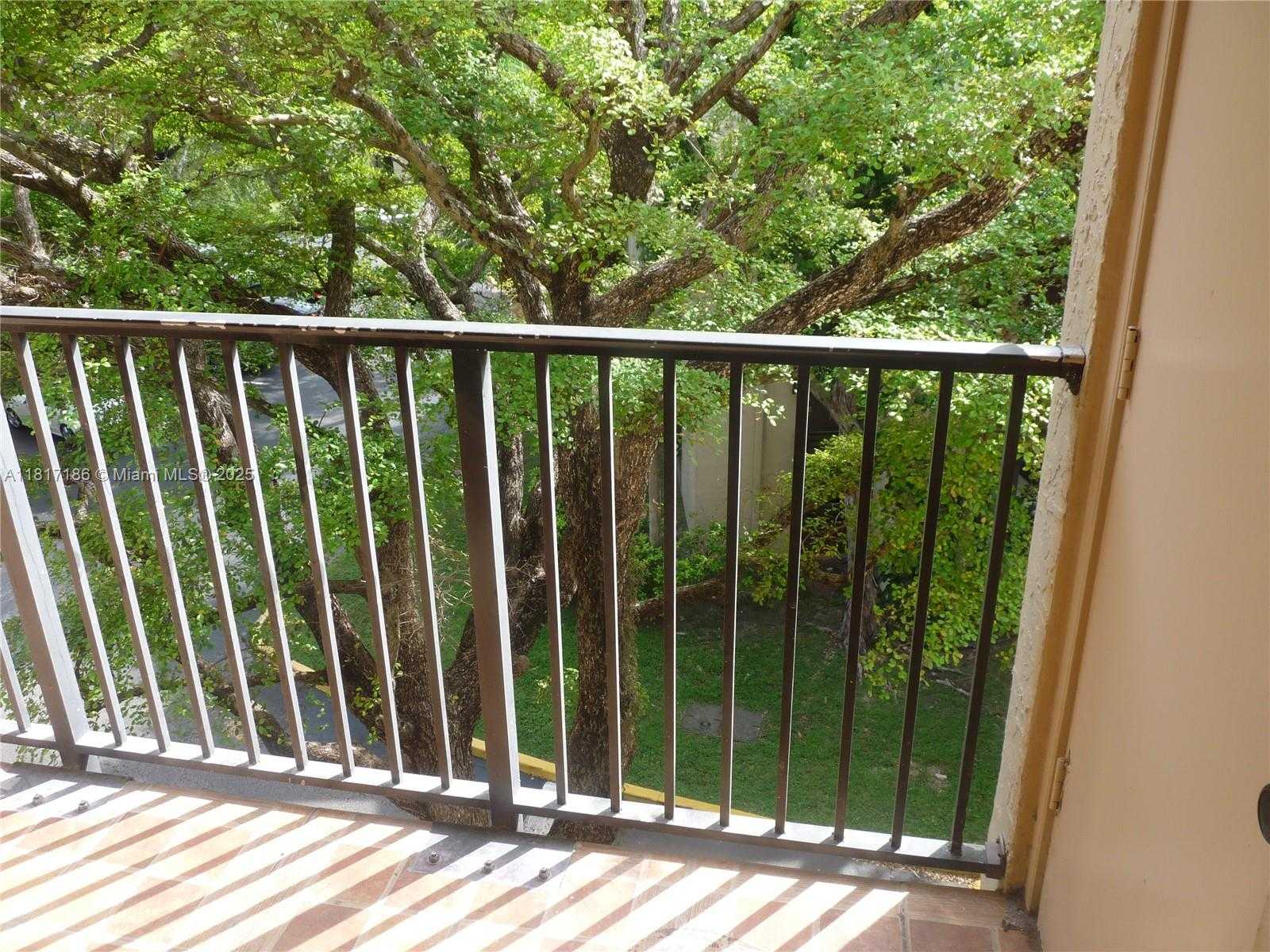 Small Image of 14501 NORTH KENDALL DR #410H, Miami Number 40