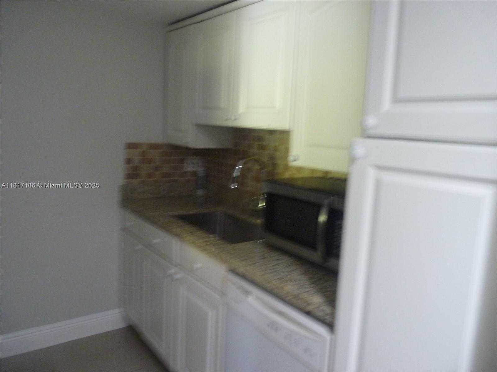 Small Image of 14501 NORTH KENDALL DR #410H, Miami Number 6