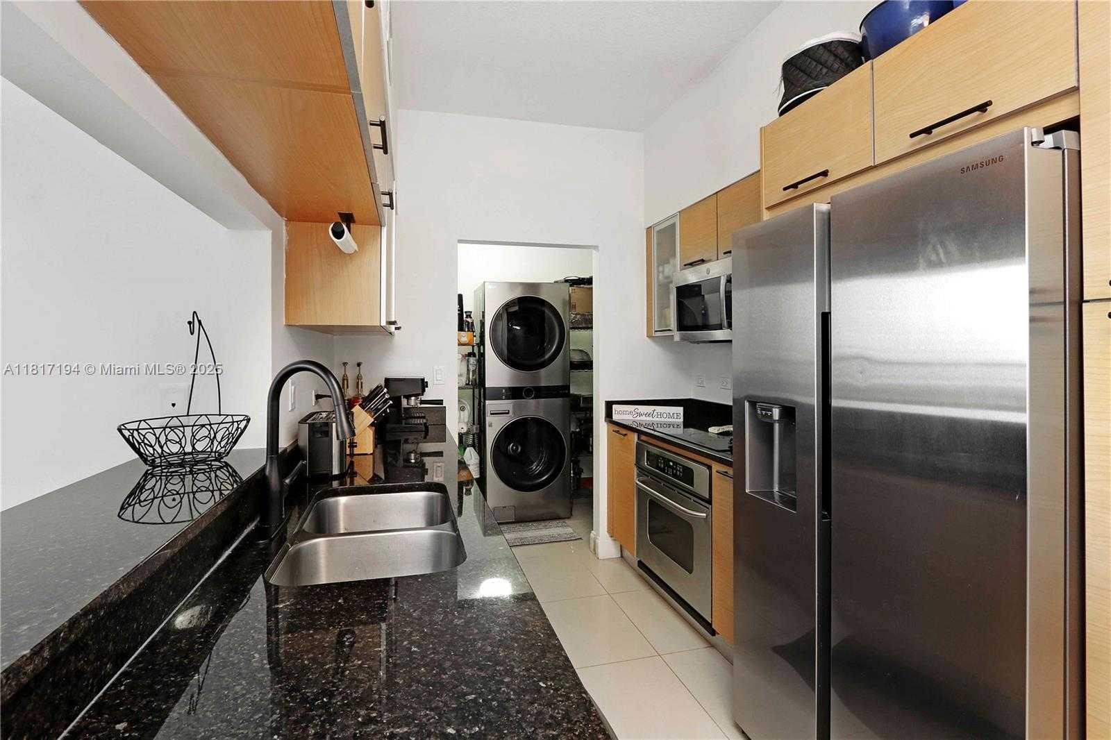 Small Image of 31 SOUTH EAST 5TH ST #3916, Miami Number 17