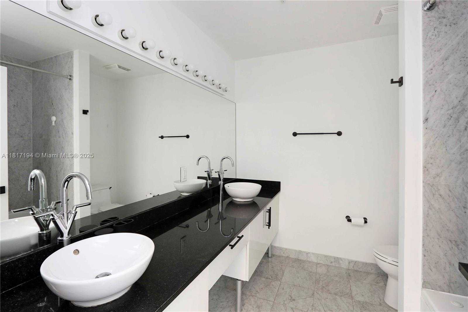 Small Image of 31 SOUTH EAST 5TH ST #3916, Miami Number 24