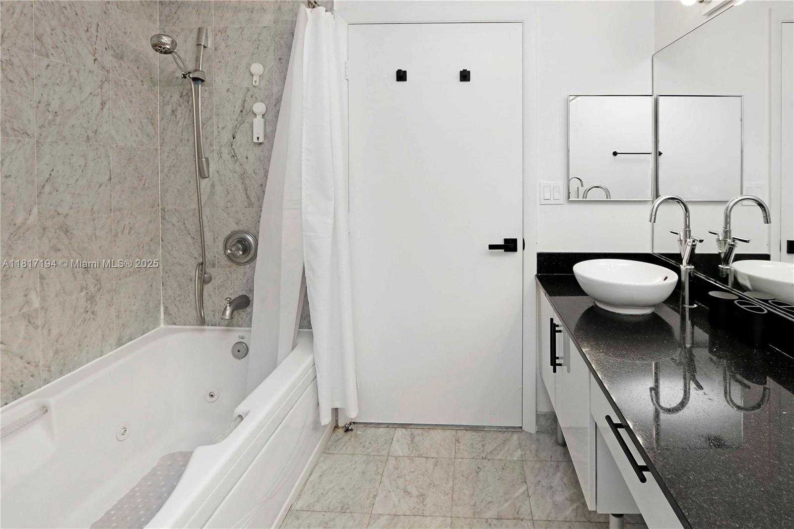 Small Image of 31 SOUTH EAST 5TH ST #3916, Miami Number 25