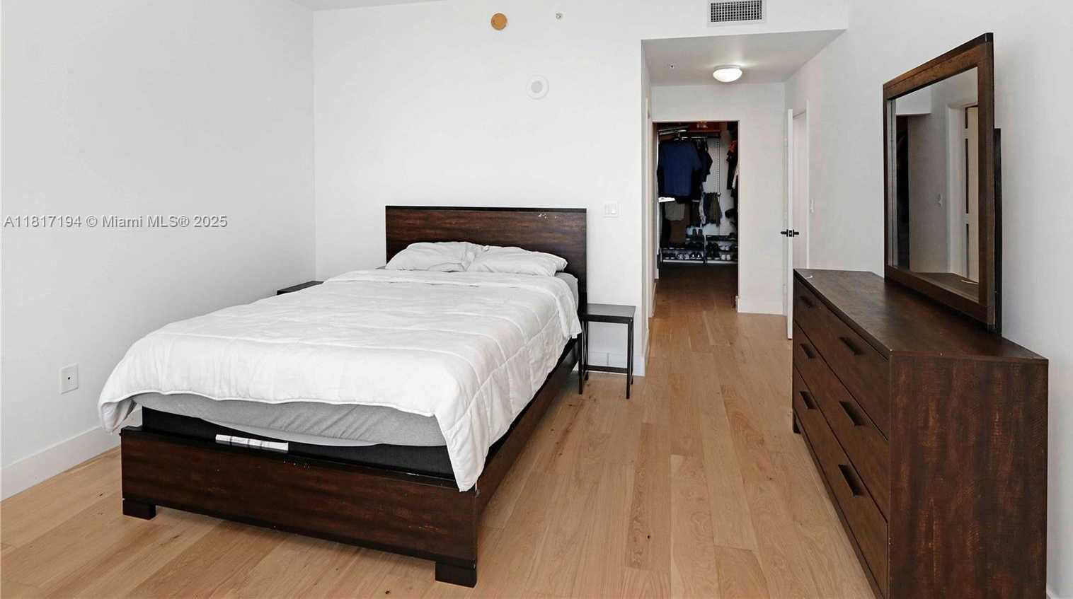 Small Image of 31 SOUTH EAST 5TH ST #3916, Miami Number 26