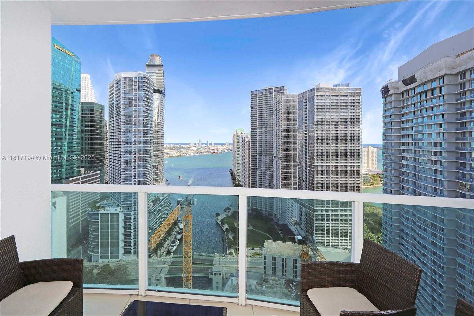 Small Image of 31 SOUTH EAST 5TH ST #3916, Miami Number 30