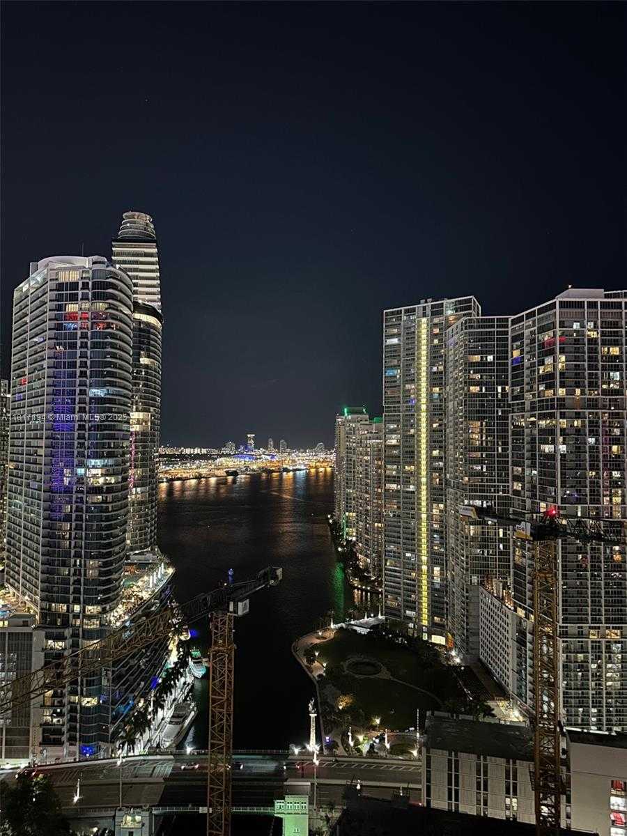 Small Image of 31 SOUTH EAST 5TH ST #3916, Miami Number 33