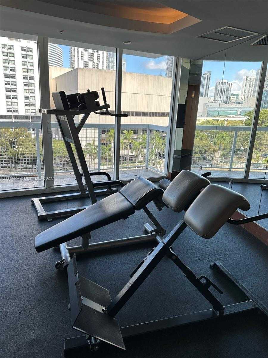 Small Image of 31 SOUTH EAST 5TH ST #3916, Miami Number 34