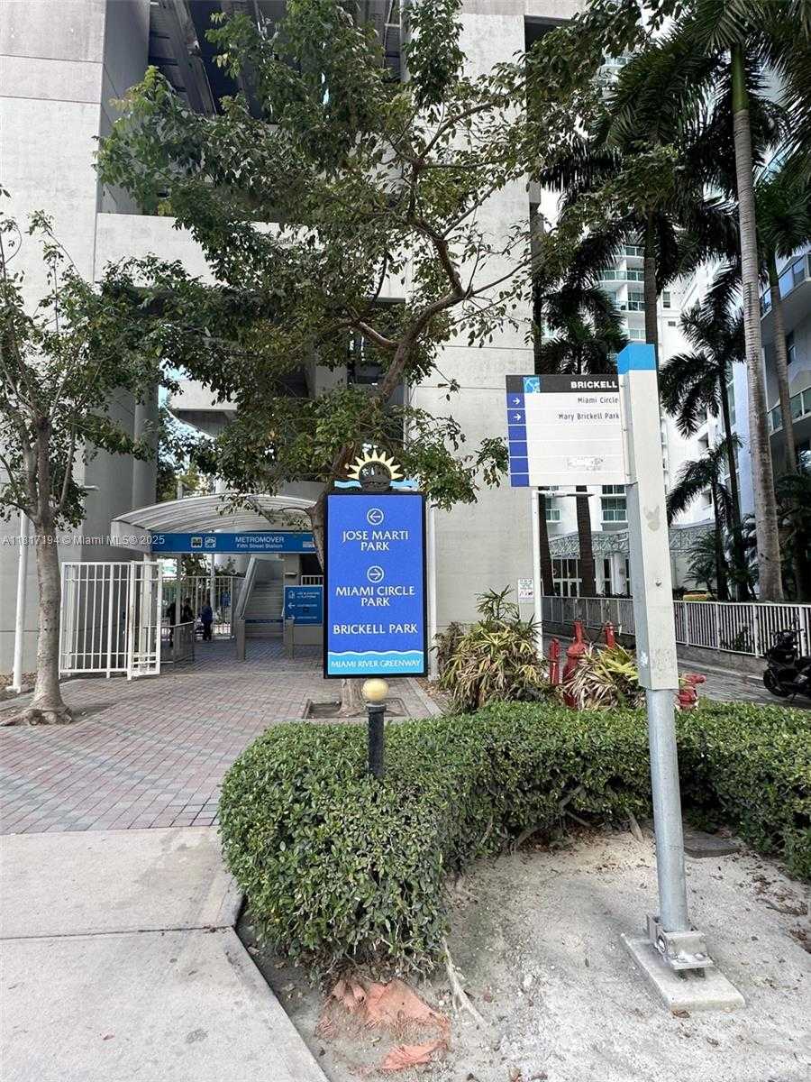 Small Image of 31 SOUTH EAST 5TH ST #3916, Miami Number 49