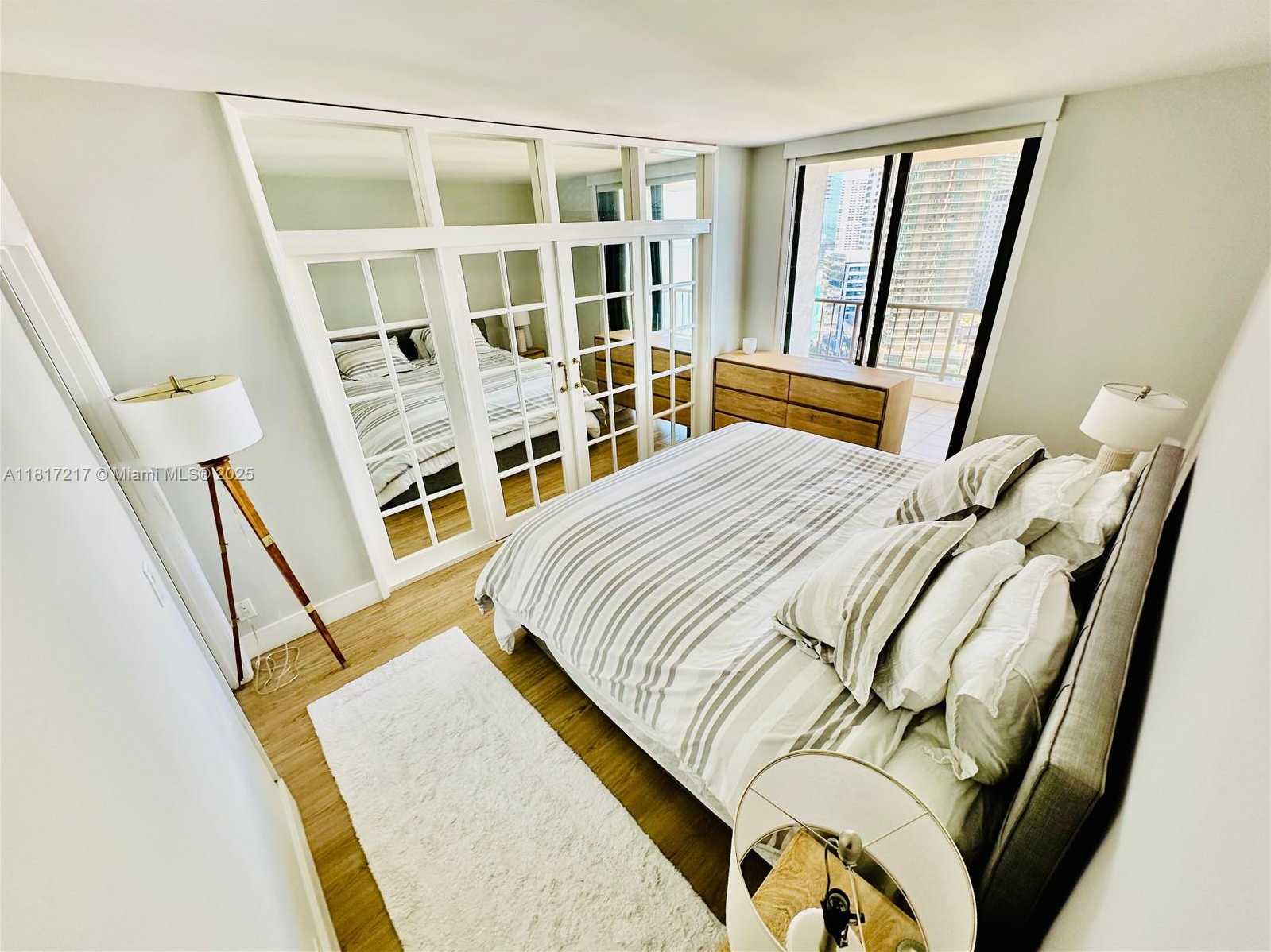 Small Image of 1581 BRICKELL AVE #PH108, Miami Number 9