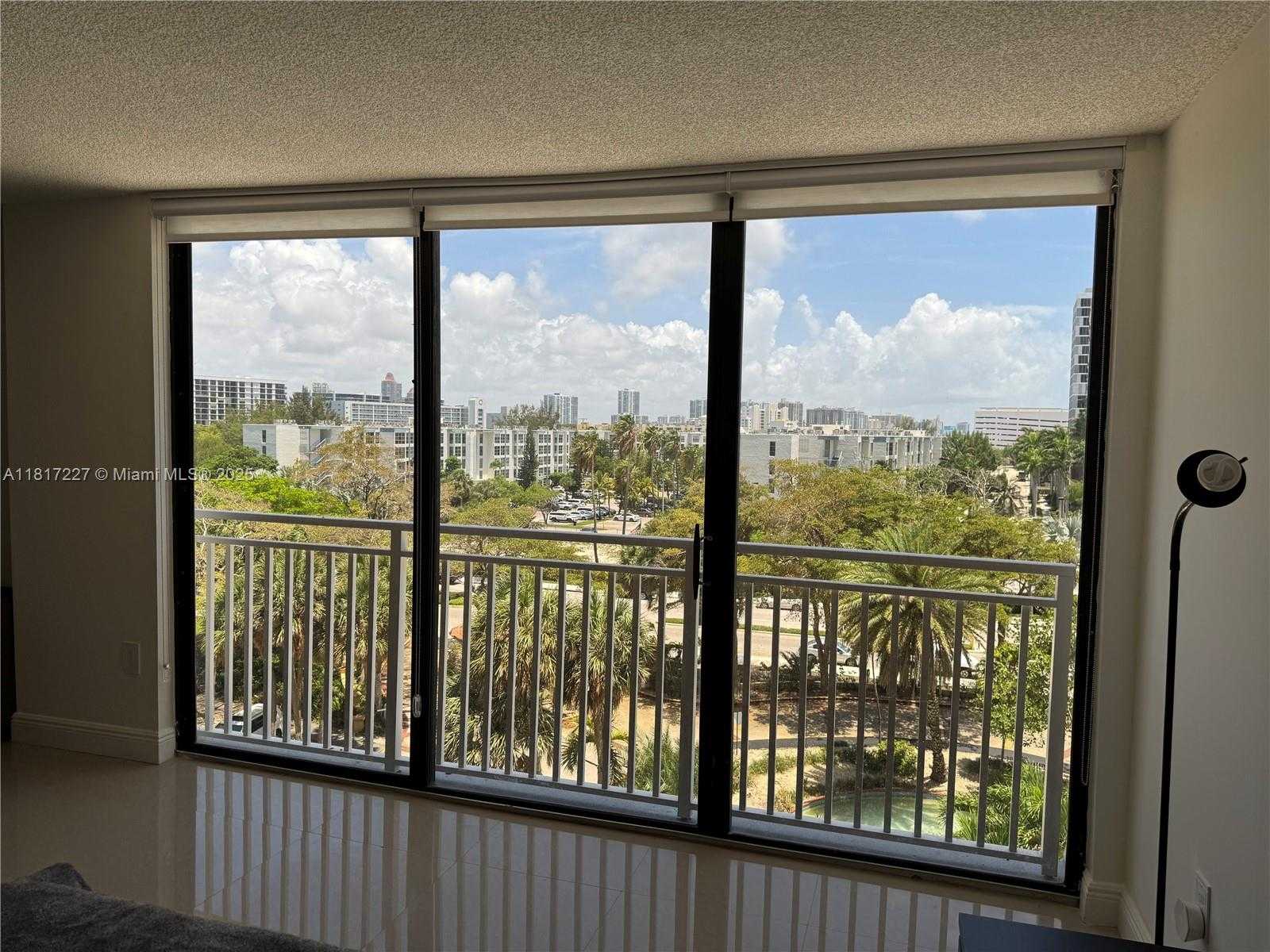 Small Image of 210 174TH ST #615, Sunny Isles Beach Number 4