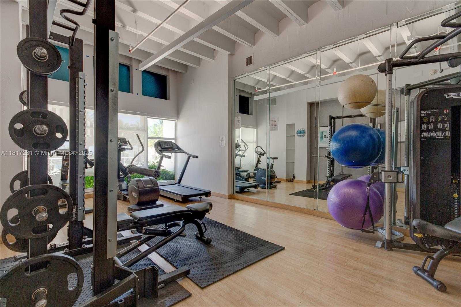 Small Image of 4925 COLLINS AVE #9D, Miami Beach Number 18