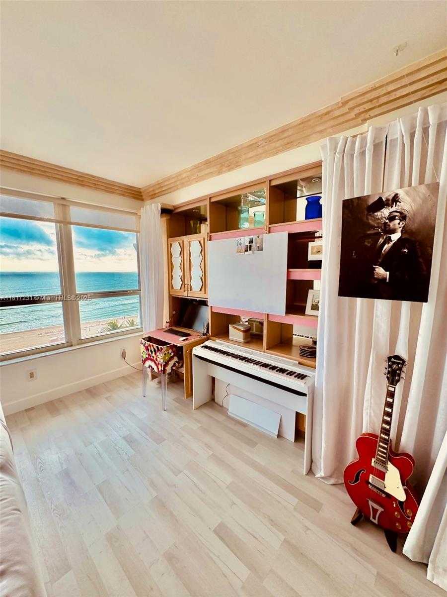 Small Image of 4925 COLLINS AVE #9D, Miami Beach Number 24