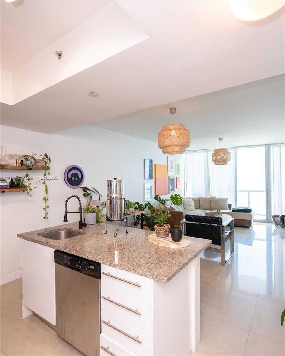 Small Image of 888 BISCAYNE BLVD #3811, Miami Number 12